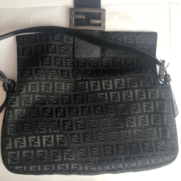 FENDI Authentic Black Zuchinno Canvas Baguette - Picture 4 of 16